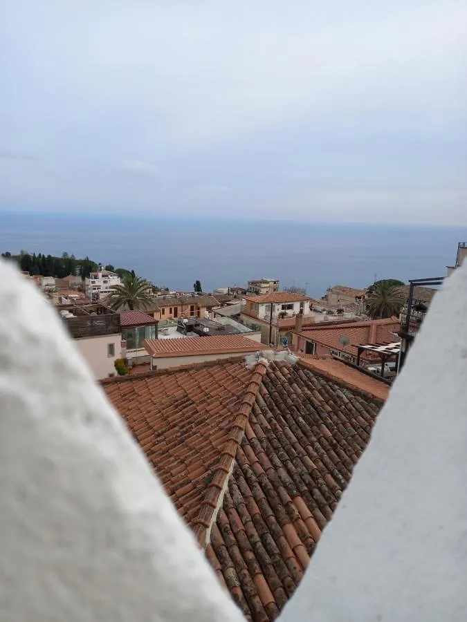 Taormina Garden Villa 0*,