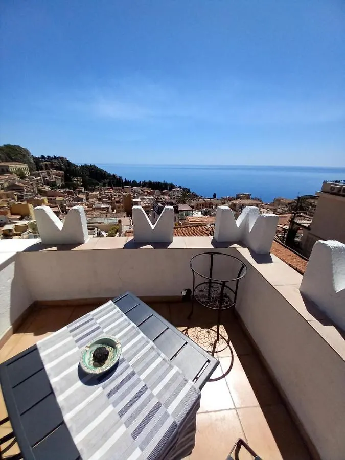 Taormina Garden Villa 0*,